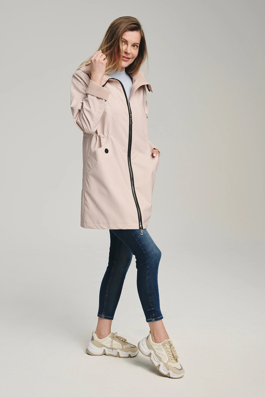 Kurtka wiosenna beżowa damska - szycie odzieży wiosennej na zamówienie