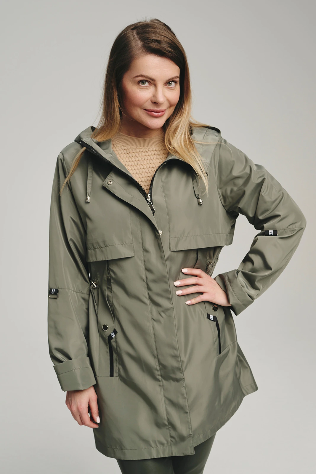 Parka damska oliwkowa - produkcja odzieży wiosennej na zlecenie, Szwalnia ISABELL