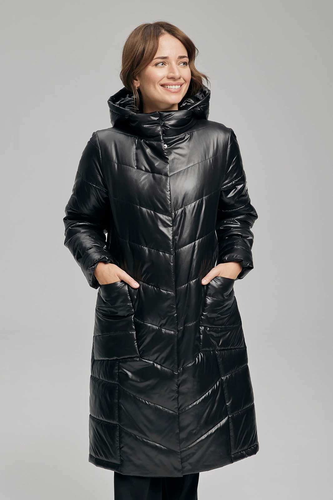 Kurtka zimowa czarna błyszcząca - pikowana odzież wierzchnia z produkcji ISABELL